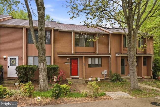 Building Photo - 1382 Almond Dr