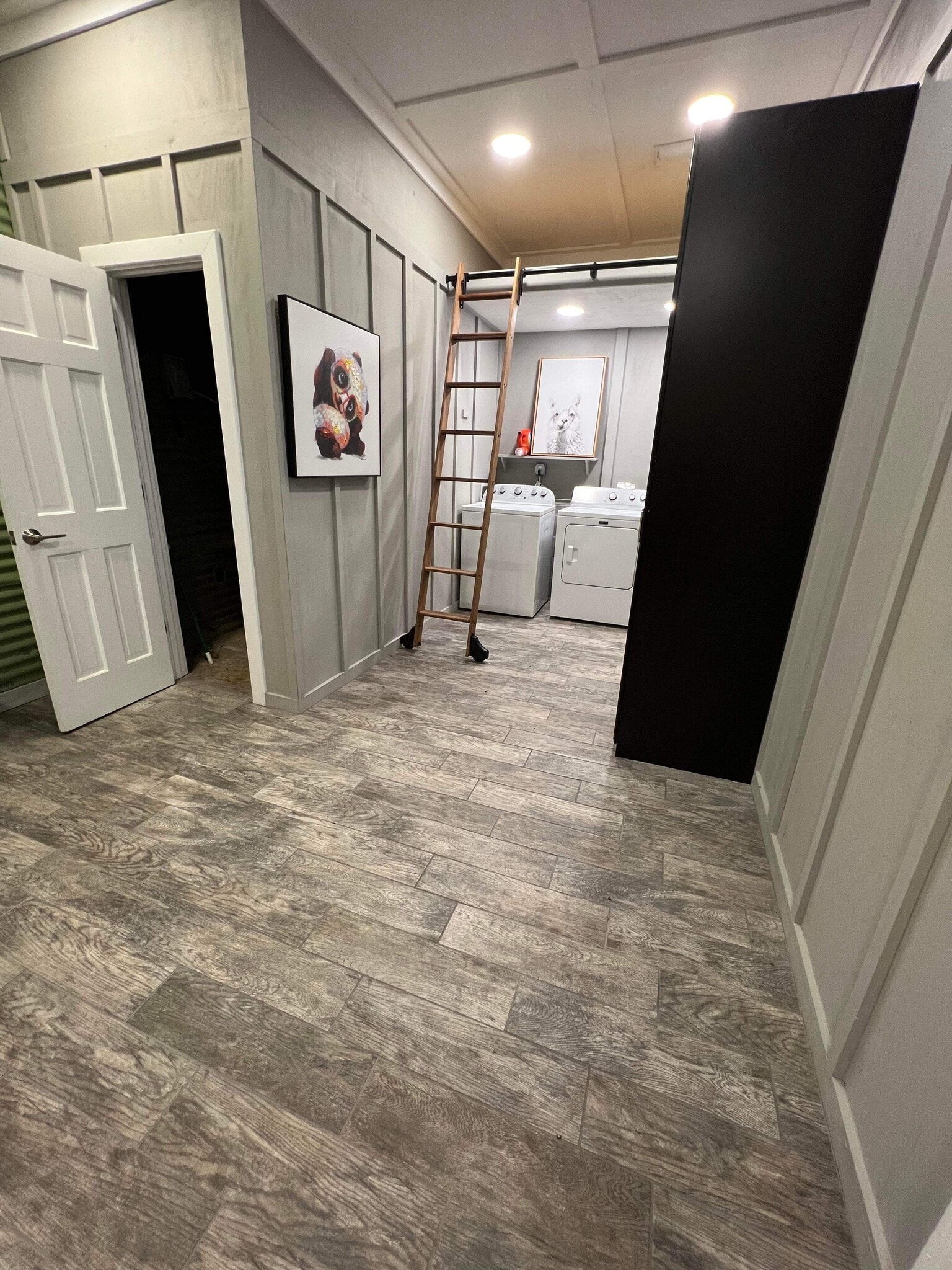 Laundry and storage area - 729 Highway 314