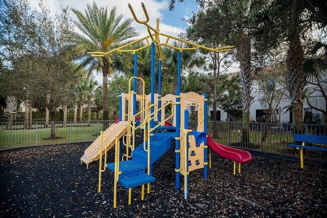 Building Photo - 6115 Bangalow Dr