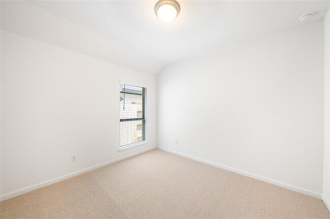 Building Photo - 186 Blackborrow Dr