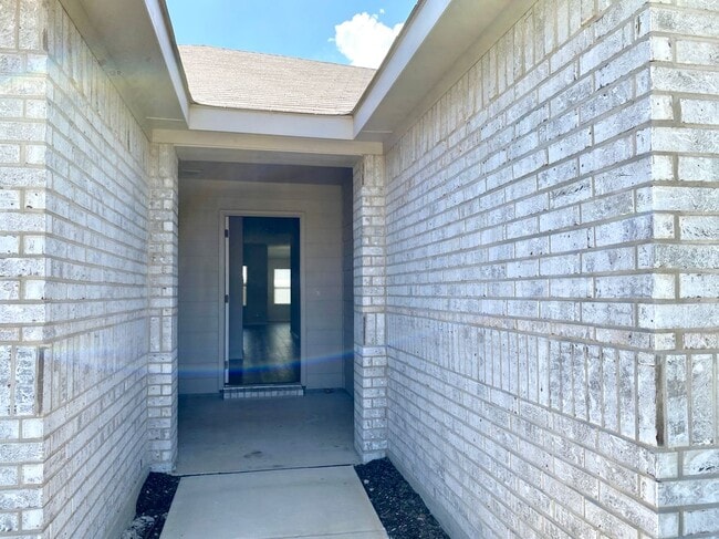 Building Photo - 5111 Knob Hl Dr