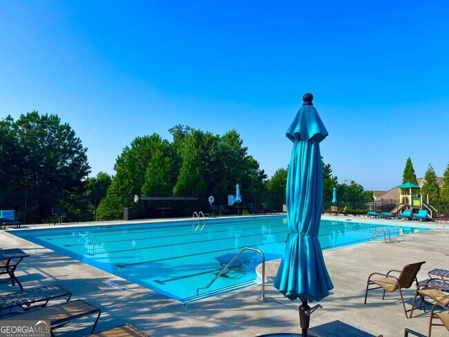 Building Photo - 370 Broadmoor Dr