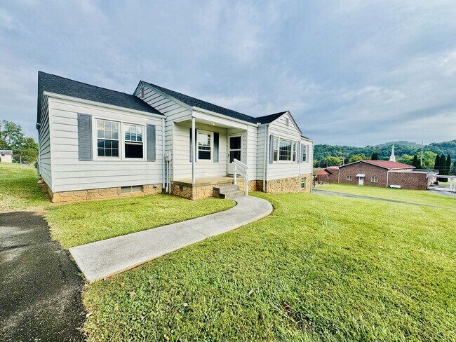 Building Photo - 3976 US-19E