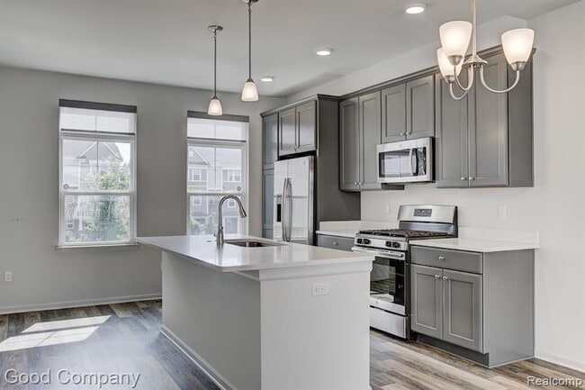 Building Photo - 2500 Normandy Rd