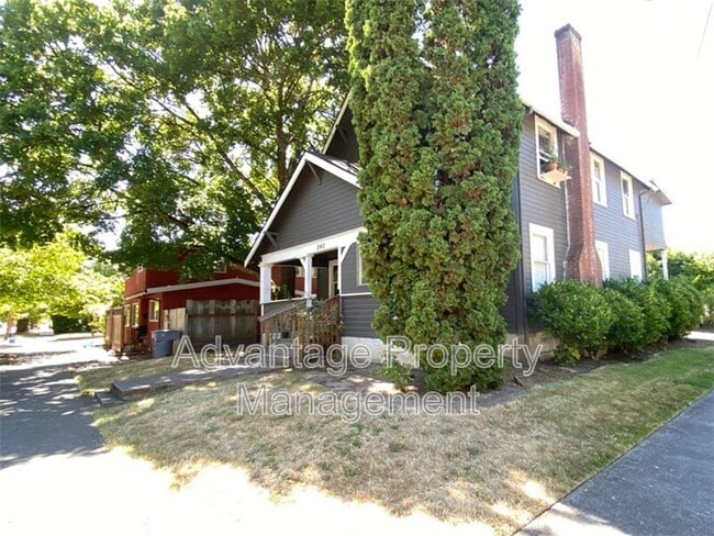 Building Photo - 240 NW 9th St