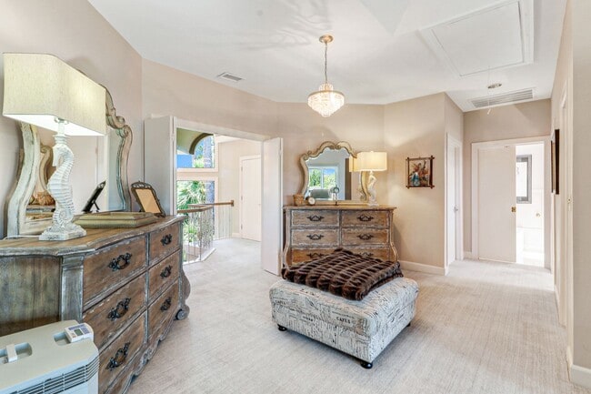 Building Photo - Spectacular Sea Pines Home - Marsh/Water Views!