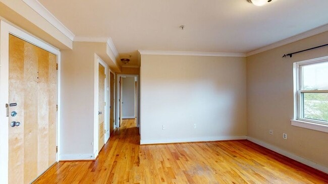 Building Photo - 2615 4th St NE