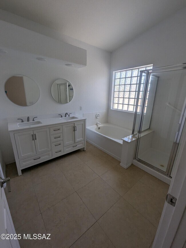 Building Photo - 12122 N Sterling Ave