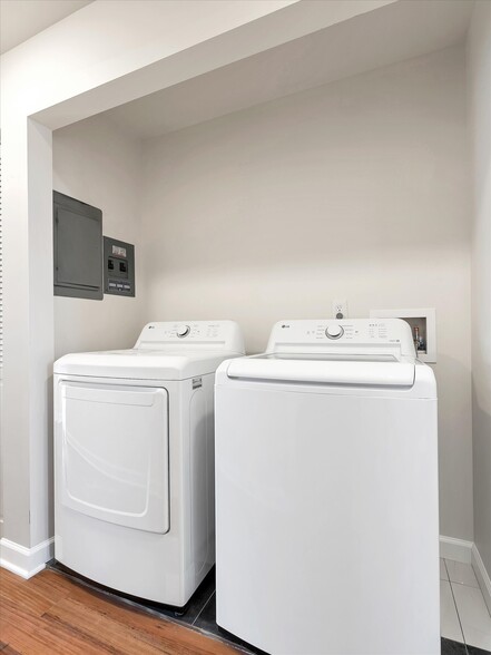 Building Photo - 3411 Park Ave