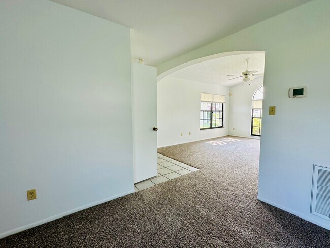 Building Photo - 5200 Lonesome Dove Dr