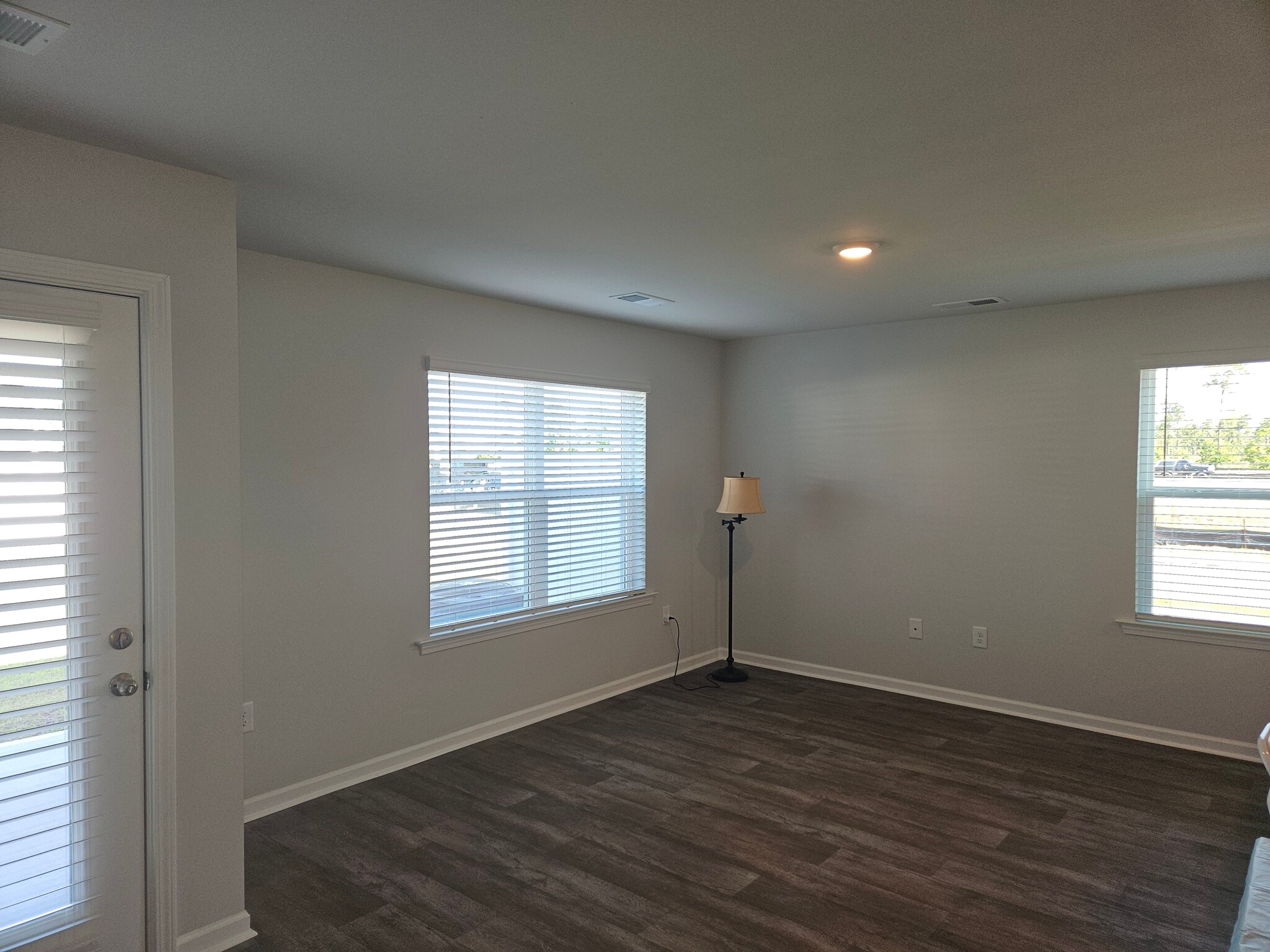 Building Photo - 4215 High Glen Dr