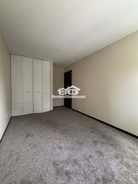 Building Photo - 1601 N Innsbruck Dr