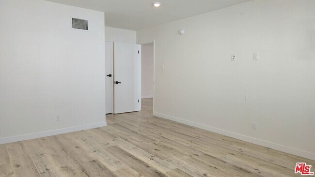 Building Photo - 1650 S Bentley Ave