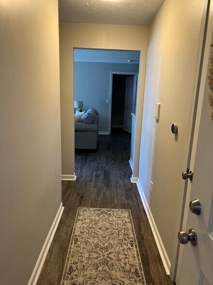 Entryway - 636 Friars Ln