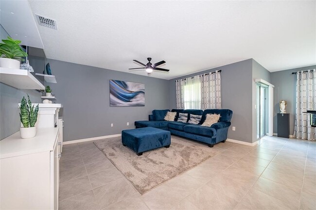 Building Photo - 531 Emily Gln St