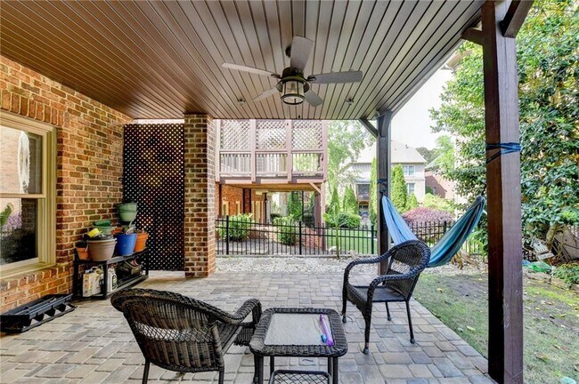 Building Photo - 11653 Parkside Ave