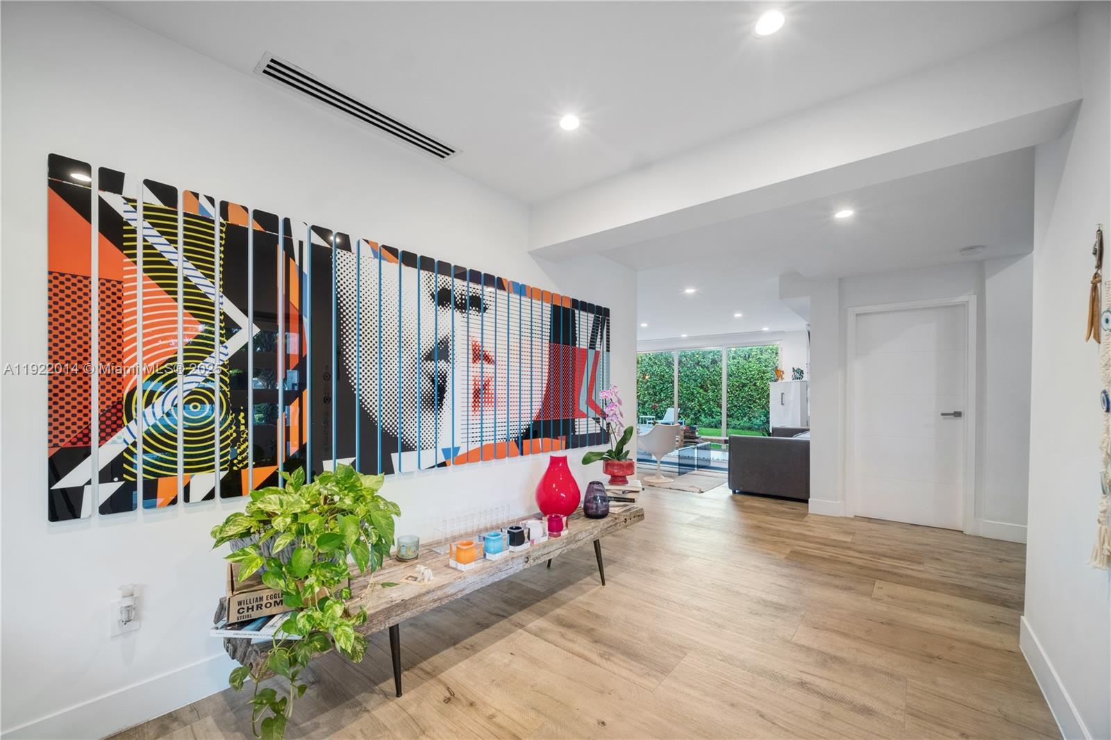 Building Photo - 280 SW 20th Rd