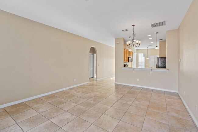 Building Photo - Grand Island Ridge! 3/2 with Split Floorplan and Fenced Backyard