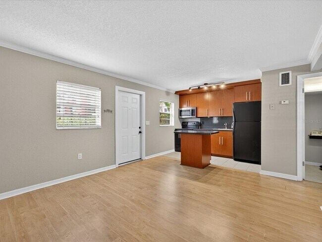 Building Photo - 2507 E Central Blvd