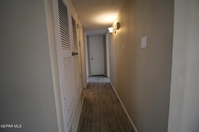 Building Photo - 351 Duanesburg St