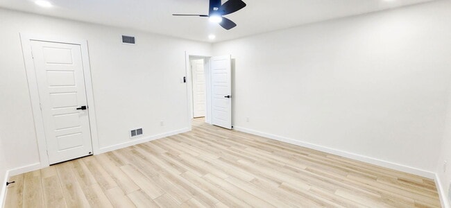 Building Photo - 1607 Centenary Dr