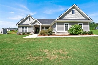 Building Photo - Country Craftsman