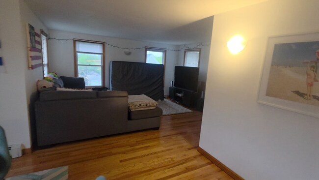 Building Photo - Gorgeous Apt! Watch Attached YT Video Tour!  Pictures do it no justice!  NO FEE, Best Sunlight ev...