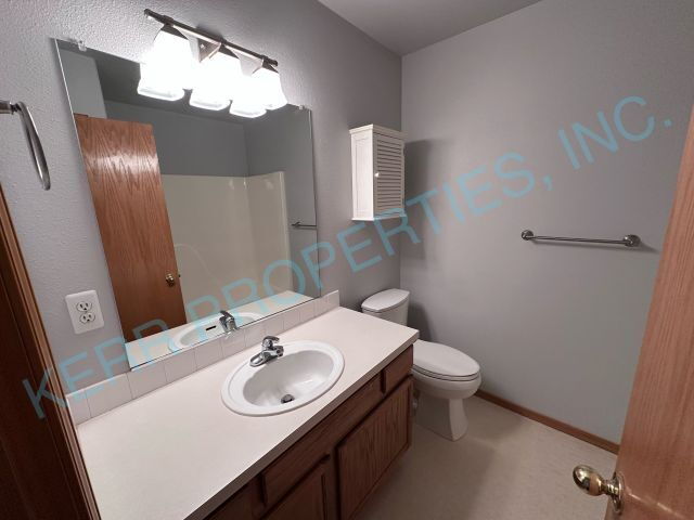 Building Photo - Charming 3-Bed Oasis with 2.5 Baths in Sandy, OR – Spacious 1,542 Sq Ft Gem on Jade Glen Ave!