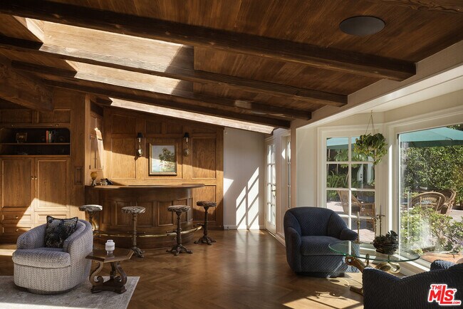 Building Photo - 10030 Toluca Lake Ave