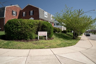 Building Photo - 2526 Iverson St