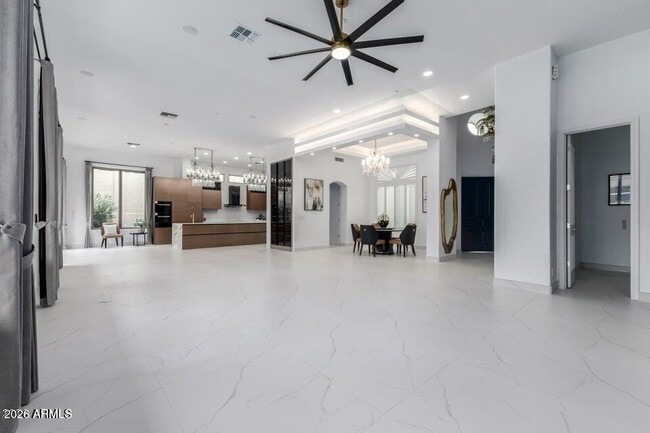 Building Photo - 11312 E Greenway Rd