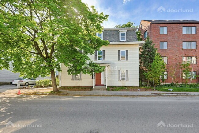 Building Photo - 17 Wachusett St