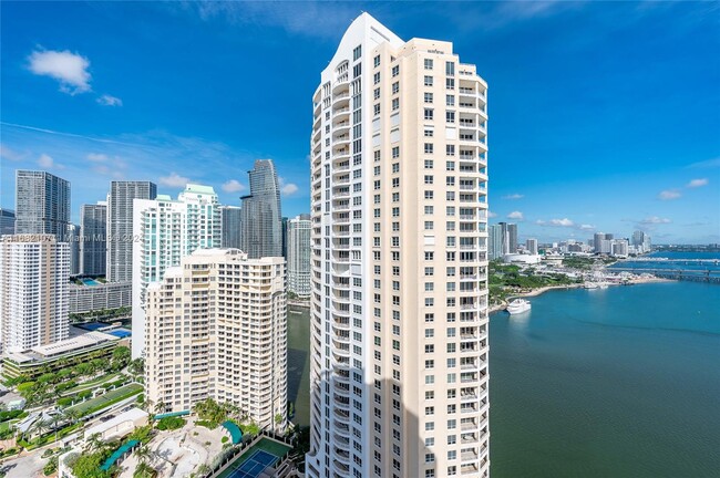 Building Photo - 808 Brickell Key Dr