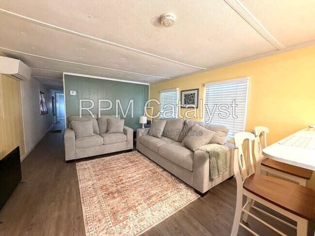 Building Photo - 2643 Teakwood Dr