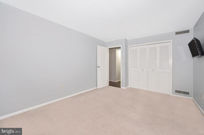 Building Photo - 10316 Rockville Pike