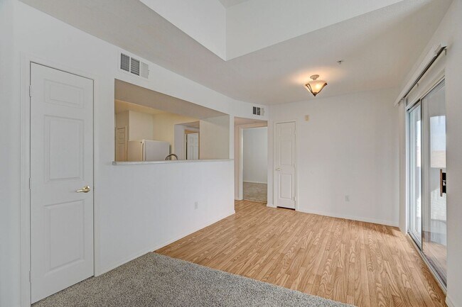 Building Photo - LOCATION! LOCATION! LOCATION! Move-in ready 2-bedroom condo in Centennial Hills!