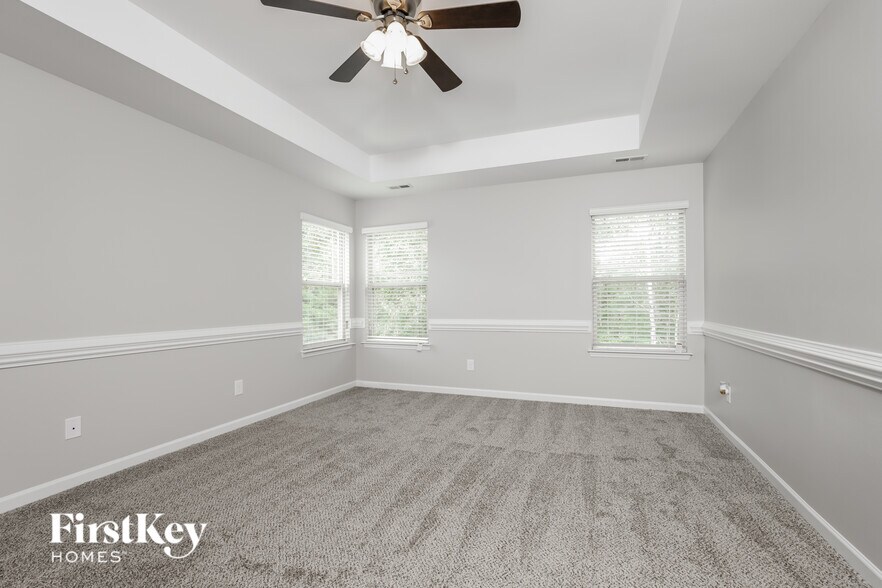 Building Photo - 4476 Redfern Pl
