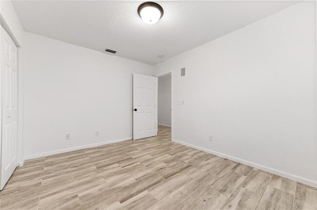 Building Photo - 5606 NW 109th Way