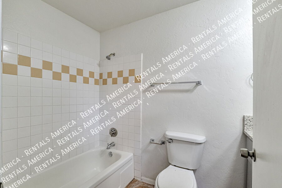 Building Photo - 2810 W Carnauba St