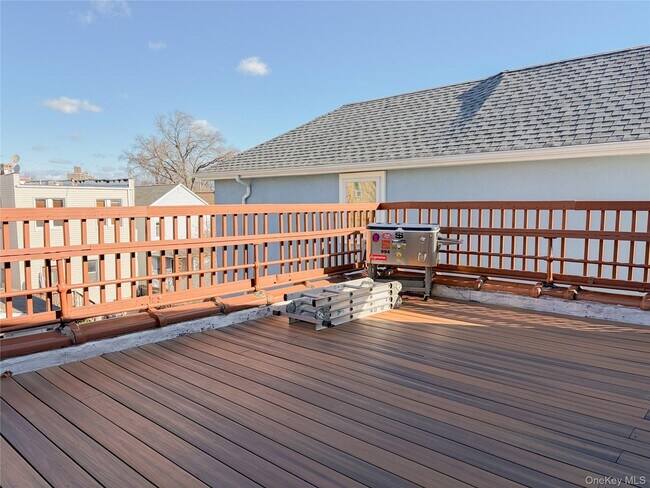 Building Photo - 2863 Coddington Ave