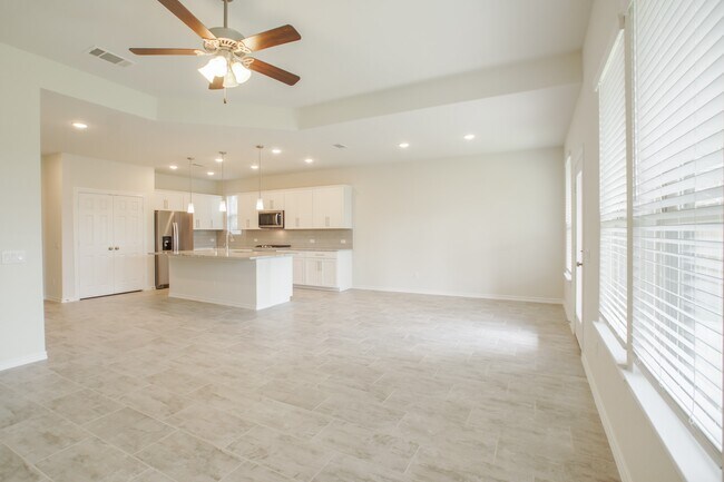 Building Photo - 3 Pioneer Canyon Pl