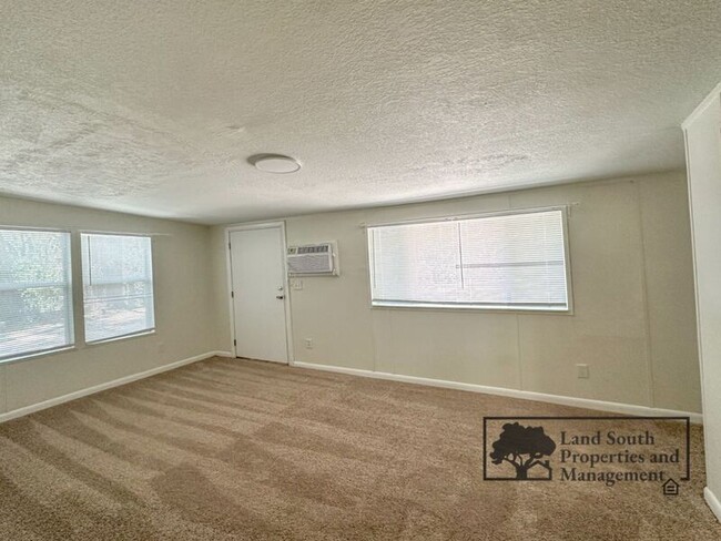 Building Photo - 4508 S Remington Rd