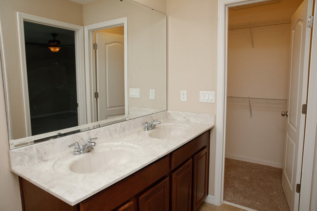 Building Photo - 142 Aston Grande Dr