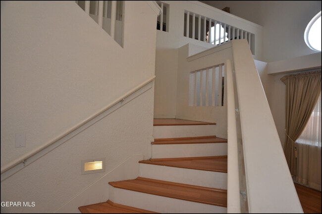 Building Photo - 7528 Luz De Lumbre Ave