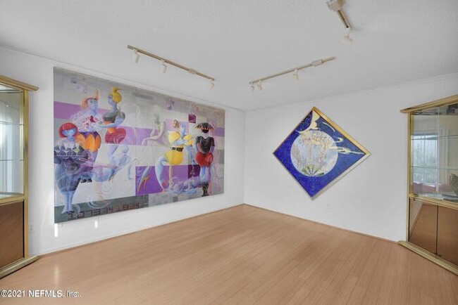 Building Photo - 2437 Burgundy Ct