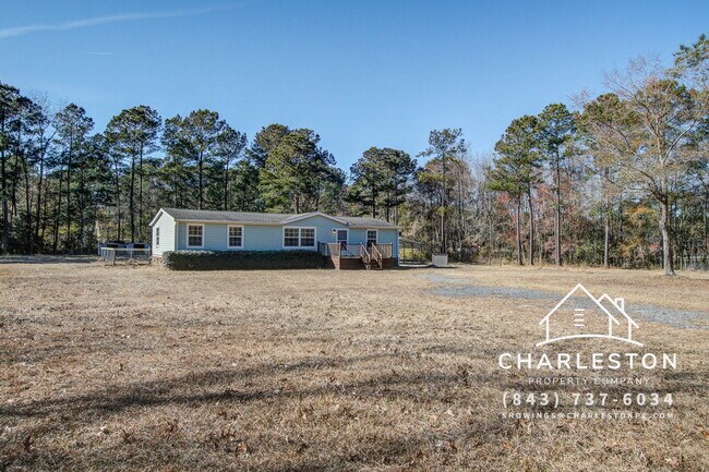 Building Photo - 1807 United Dr