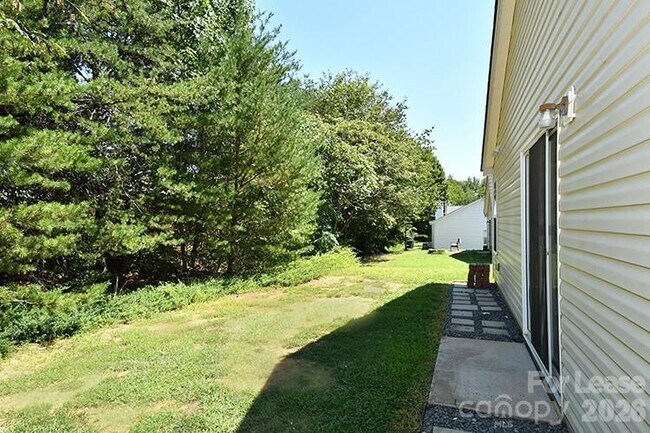 Building Photo - 118 Peterborough Dr