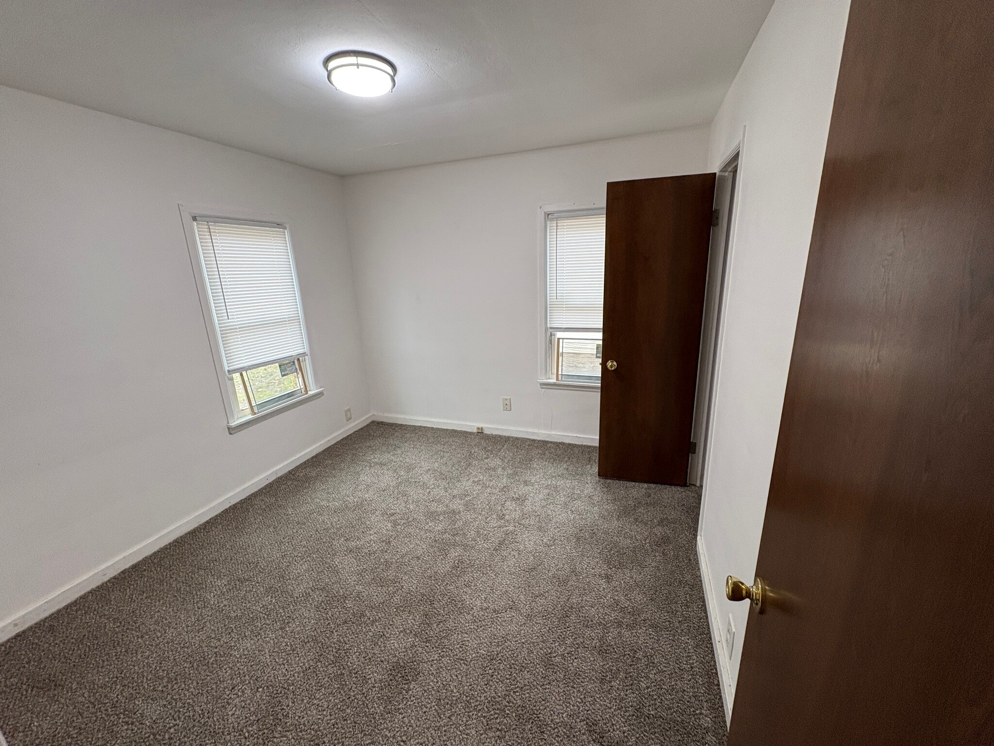 Building Photo - 804 College Ave