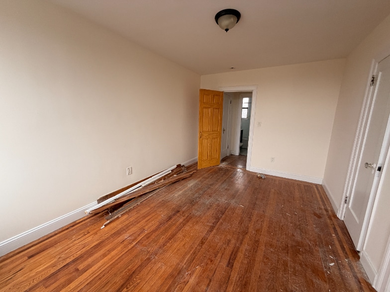 Building Photo - 1649 Edison Ave