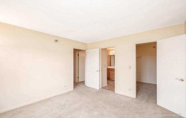 Building Photo - 122 Glengarry Dr